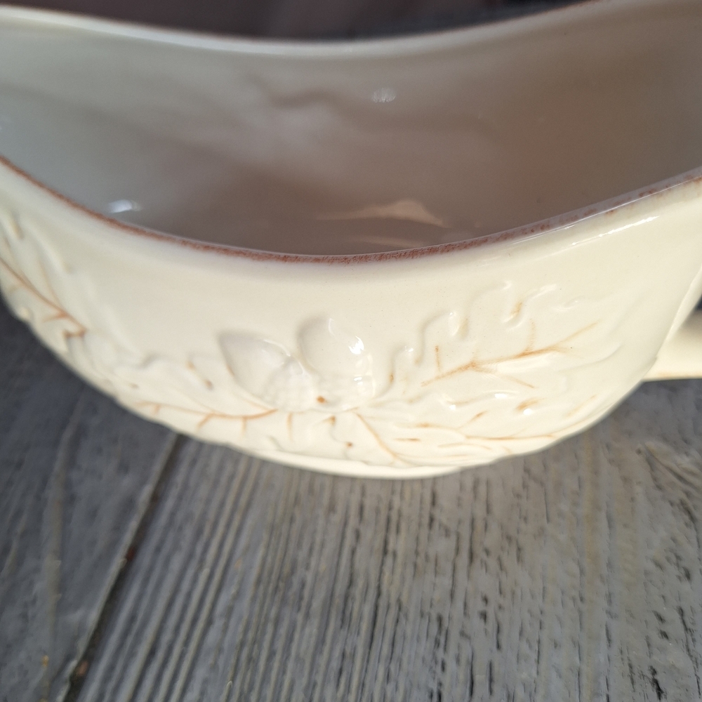Vintage Collectible Victoria Pottery Gravy Boat Embossed Oak Leaf & Acorn Design - Picture 5 of 9